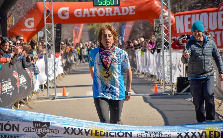 A los 57 años, Marisol Ibañez Gross se propuso volver a correr el Tetra con el objetivo de llegar y disfrutar después de 26 años de ausencia. A los 57 años, Marisol Ibañez Gross se propuso volver a correr el Tetra con el objetivo de llegar y disfrutar después de 26 años de ausencia.