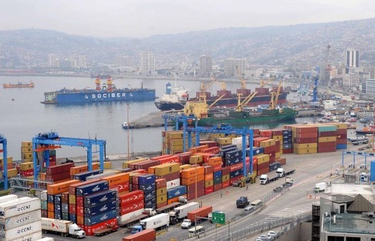 La industria llegó a mover en los puertos más de 5.000 contenedores por semana en esta temporada. La industria llegó a mover en los puertos más de 5.000 contenedores por semana en esta temporada.