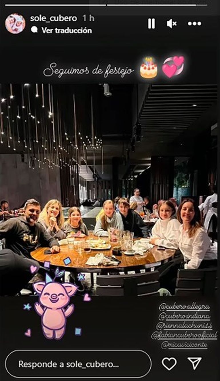 La noche del miércoles 18 de octubre -día del cumpleaños de Indiana- fueron a cenar al restaurante Kansas, de Pilar. La noche del miércoles 18 de octubre -día del cumpleaños de Indiana- fueron a cenar al restaurante Kansas, de Pilar.