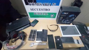 cinco saltos: recuperan celulares, una notebook y tablets robadas cinco saltos: recuperan celulares, una notebook y tablets robadas