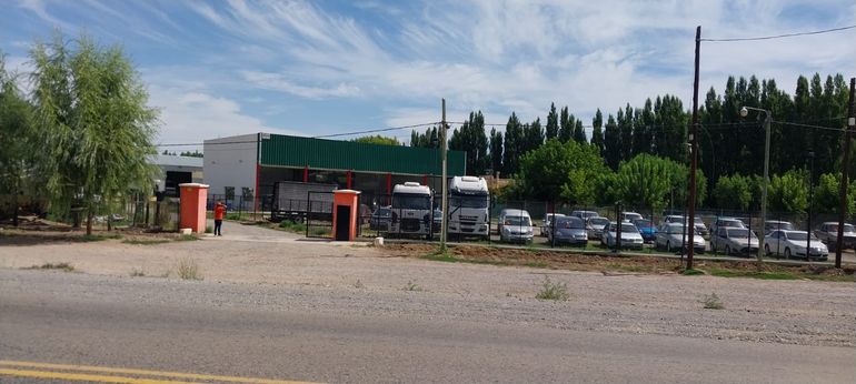 El asalto comando ocurrió en la concesinaria de Allen