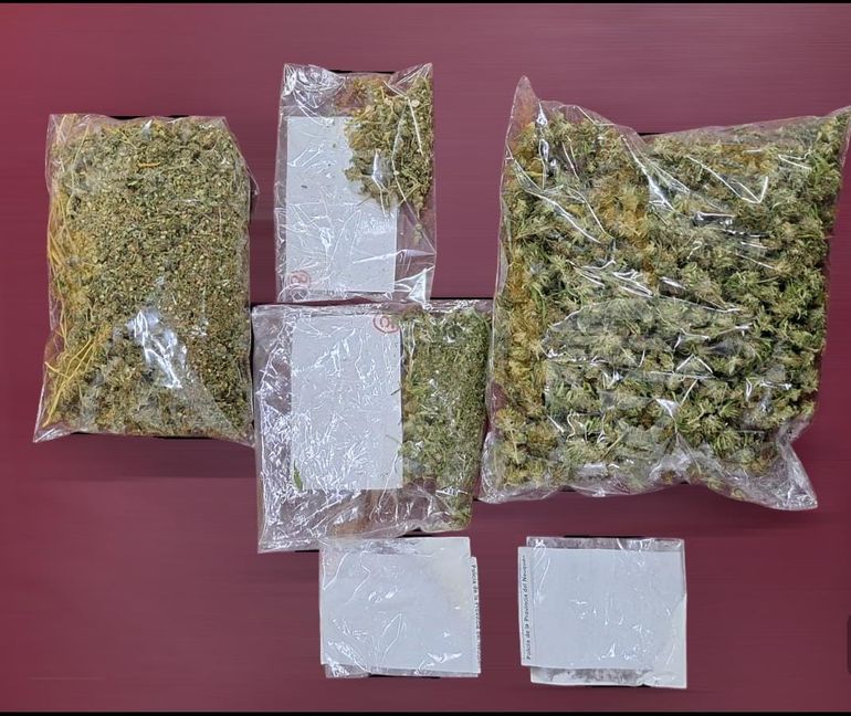 La pericia que se le hizo la marihuana secuestrada benefició al acusado.