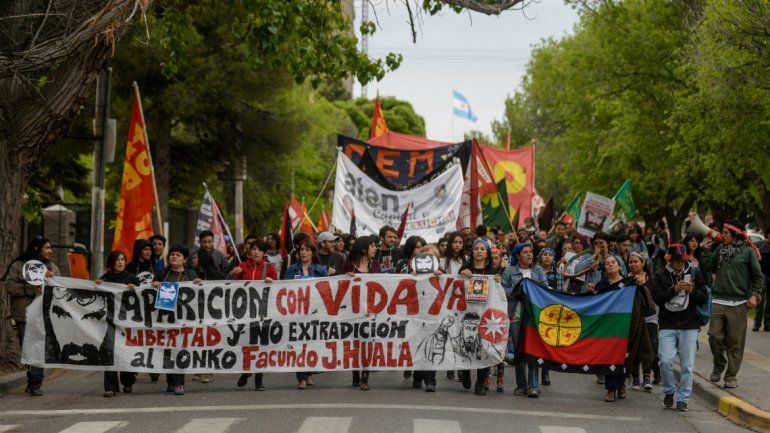 Neuquén marchó pidiendo justicia por Santiago Maldonado