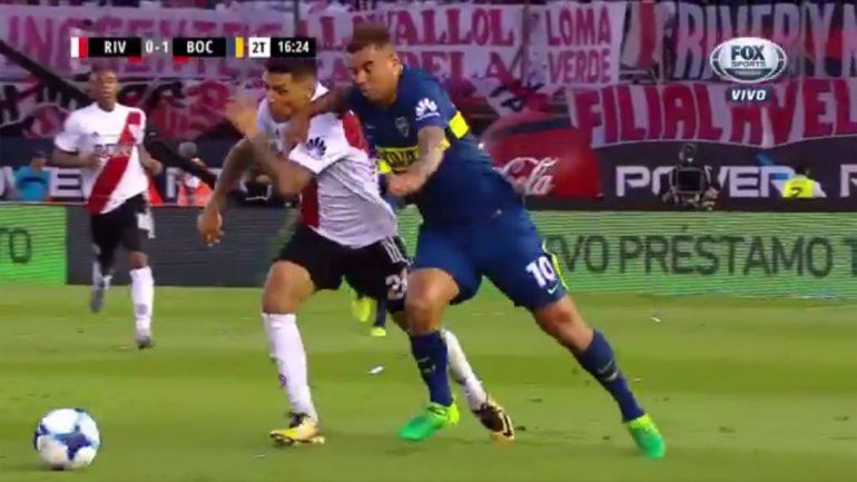 El colombiano fue expulsado en un polémica jugada.