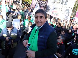 conflicto con licencias: tras la amenaza de seguir el paro, convocaron a ate a una reunion