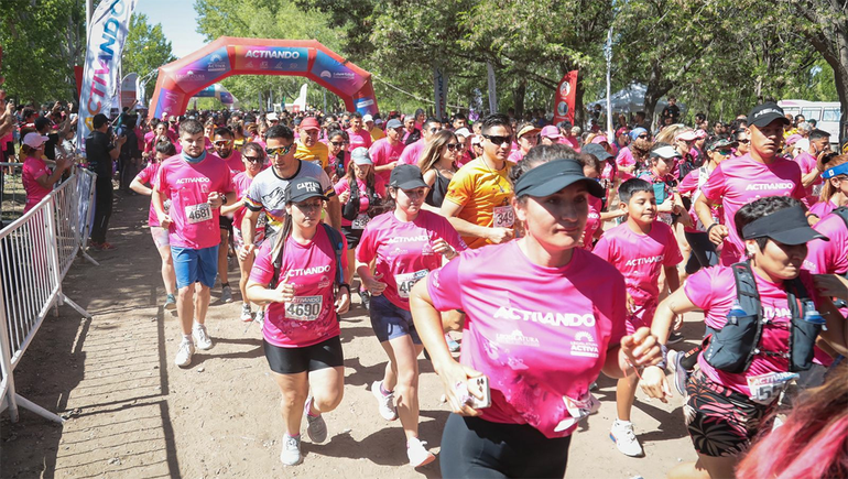 Cáncer de mama: Activando Rosa convocó a más de 5000 personas en Senillosa