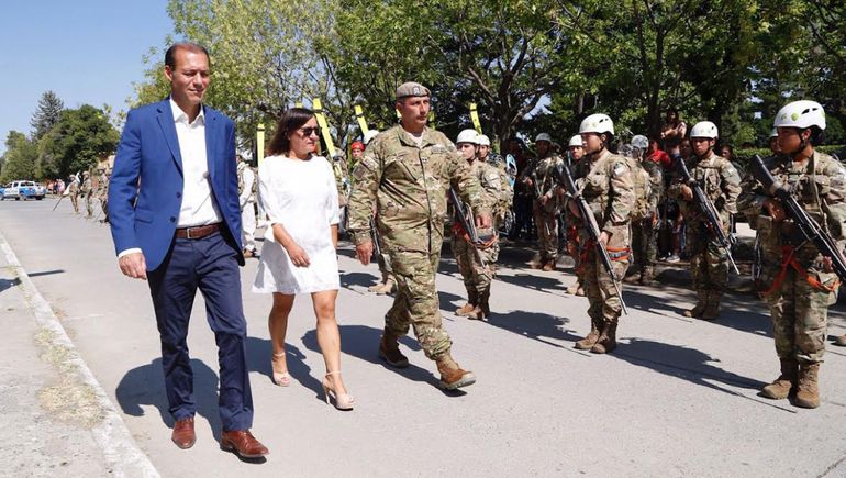 Gutiérrez entregó viviendas en el aniversario de Las Lajas
