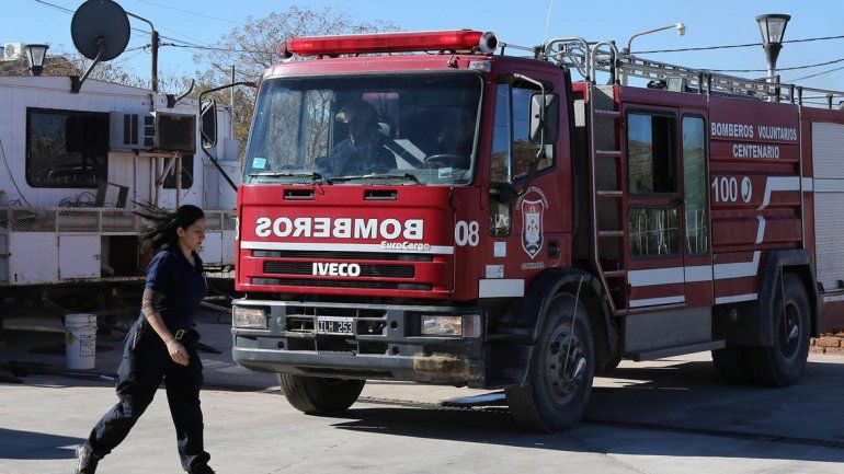 Centenario: le prendió una vela a los santos y se le incendió la casa