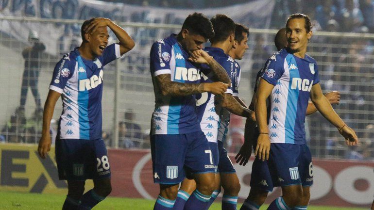Racing se tuvo que conformar sólo con un punto.