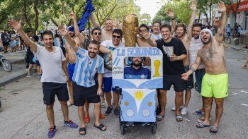 Facundo Casas y su festejo con la Scaloneta en Cipolletti. Facundo Casas y su festejo con la Scaloneta en Cipolletti.