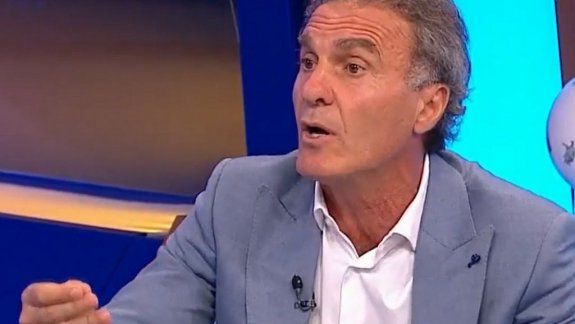 “¡Hay que vacunar a los abuelos primero!, se quejó Ruggeri hoy en el programa de fútbol donde se tomó unos minutos para salirse del tema y meterse en el debate político.