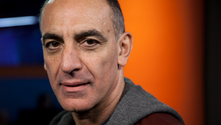 Mauricio Dayub presenta una vida sobre la cuerda floja