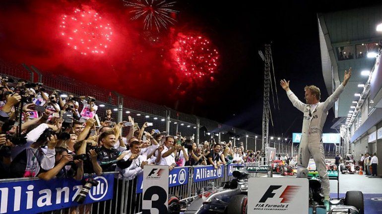 Rosberg ganó en Singapur y recuperó el mando del campeonato