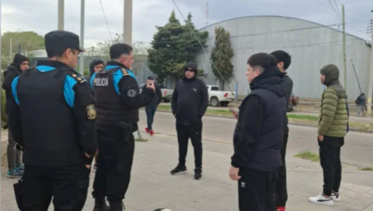 Pese a la importante presencia de policía en los alrededores de la Oficina Judicial de Comodoro Rivadavia