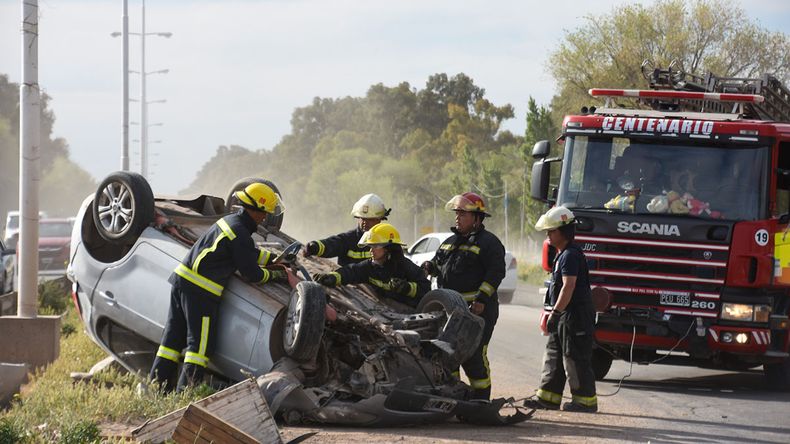 Espectacular vuelco en Ruta 7: un camión lo encerró y se dio a la fuga