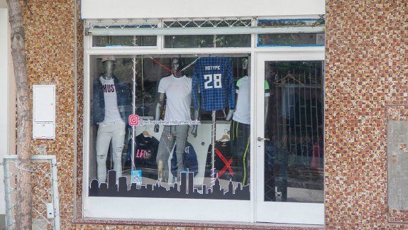 Robaron ropa por $100 mil de una tienda céntrica