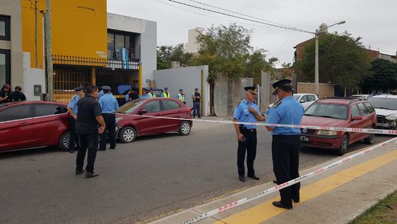 Piden condenar al policía que mató con su arma reglamentaria en un taller