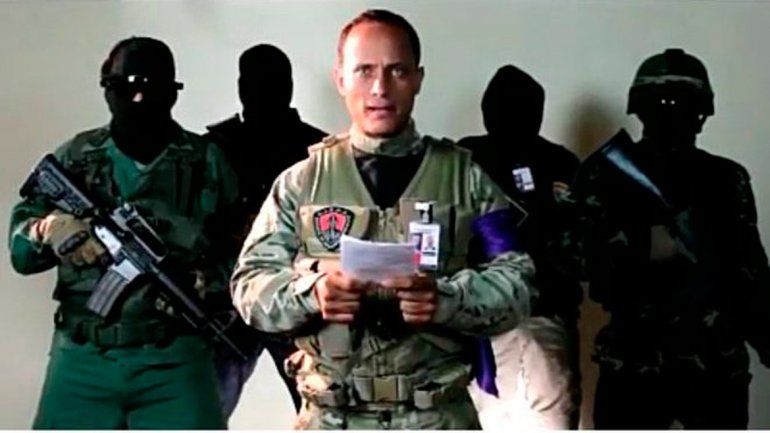 Óscar Pérez (36) es integrante del cuerpo de elite de la policía científica y además es actor con porte de galán: participó del film Muerte suspendida.