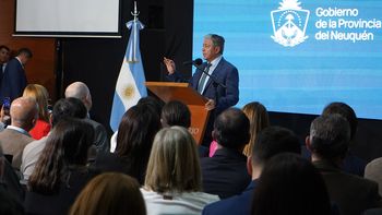 El gobernador Rolando Figueroa encabezó el acto. Allí se anunció los créditos hipotecarios del BPN El gobernador Rolando Figueroa encabezó el acto. Allí se anunció los créditos hipotecarios del BPN