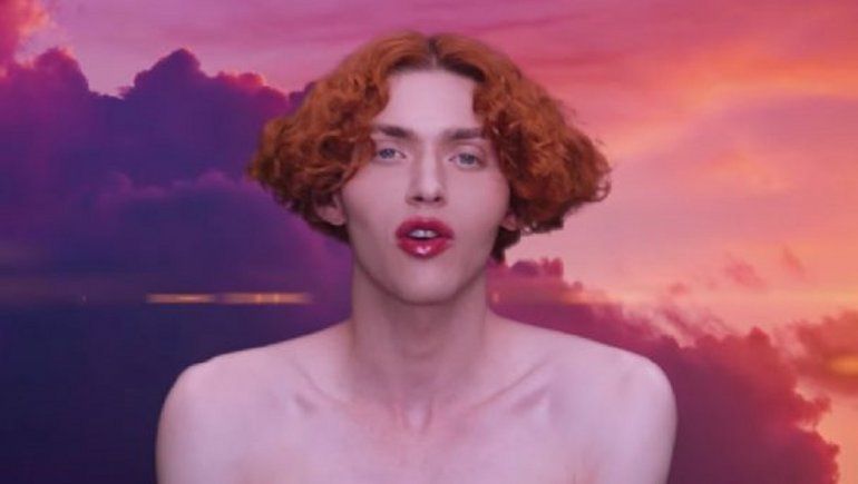 Murió misteriosamente la cantante y productora Sophie