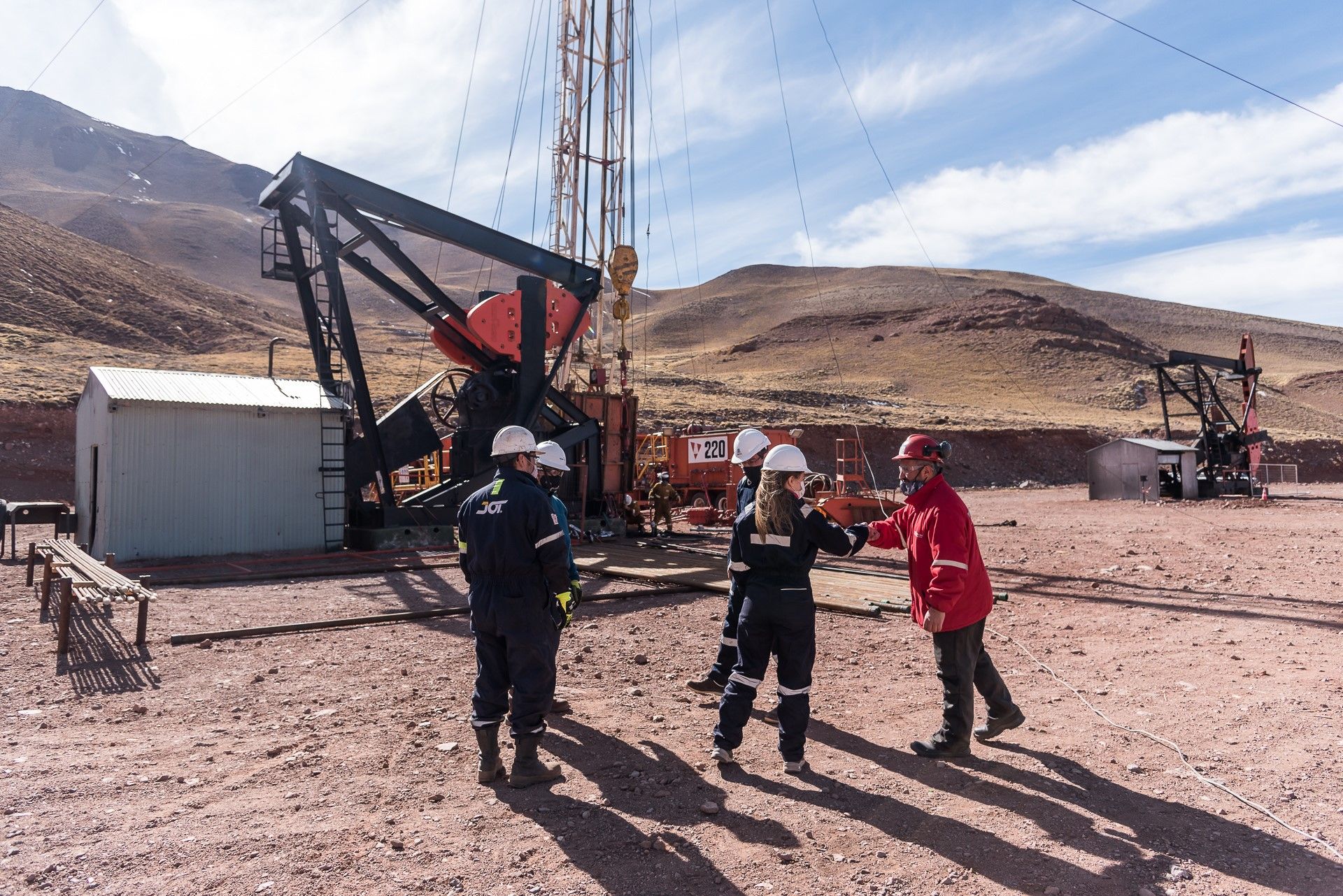 Mendoza continúa con el proceso de 13 áreas petroleras en la Cuenca Cuyana y Cuenca Neuquina.