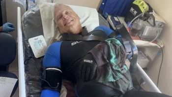 Un tiburón lo atacó mientras pescaba debajo del agua en Bahamas. Un tiburón lo atacó mientras pescaba debajo del agua en Bahamas.