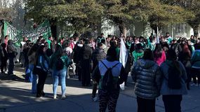 Sin clases: porteros de Zapala iniciaron paro por falta de cargos | LM Neuquen Sin clases: porteros de Zapala iniciaron paro por falta de cargos