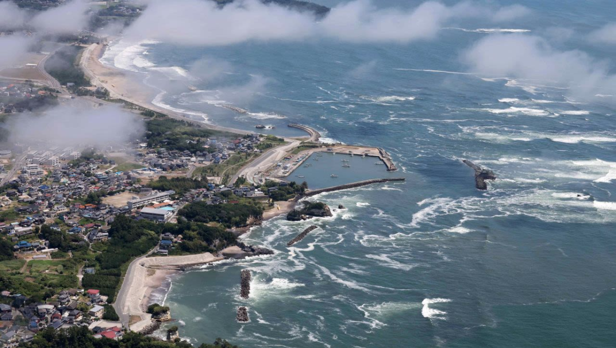 Las impactantes imágenes del tsunami que golpea las costas de Hawái