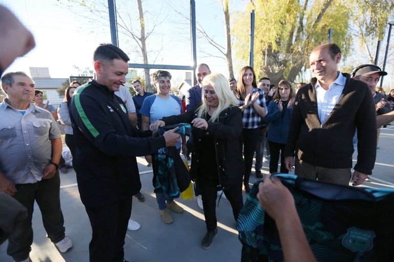 Senillosa suma playones multideportivos en dos barrios populares