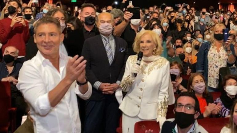 Mirtha Legrand fue al teatro y elogió a Suar y Peretti