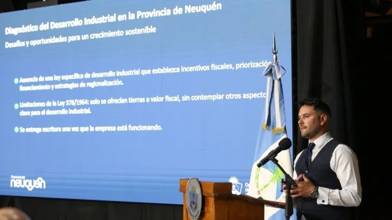 Hipólito Salvatori, Subsecretario de Industria. Hipólito Salvatori, Subsecretario de Industria.