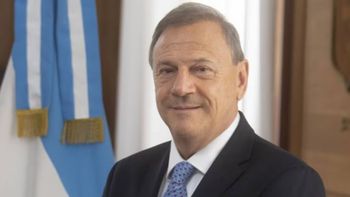 Además se oficializaron las salidas del jefe de la Unidad de Información Financiera (UIF), Paul Starc, y de otros dos funcionarios. Además se oficializaron las salidas del jefe de la Unidad de Información Financiera (UIF), Paul Starc, y de otros dos funcionarios.