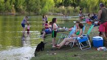 ¡que calor! la celebracion de navidad con altas temperaturas en neuquen