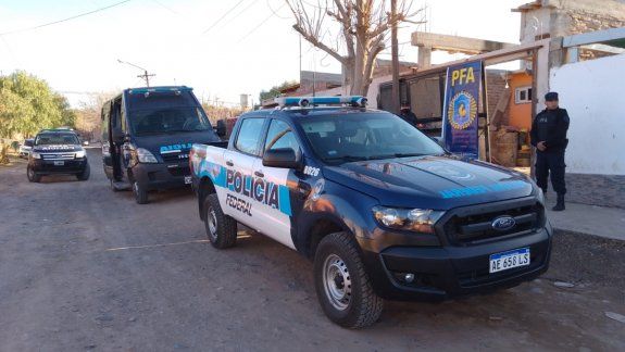 Centenario: allanaron un kiosco narco y detuvieron a una pareja