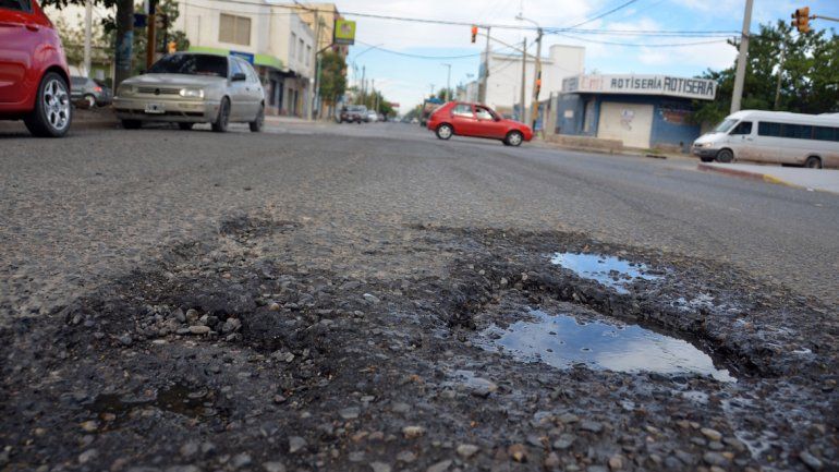 Los pozos son un problema sin solución porque muchas veces se arreglan y se vuelven a romper por el agua.