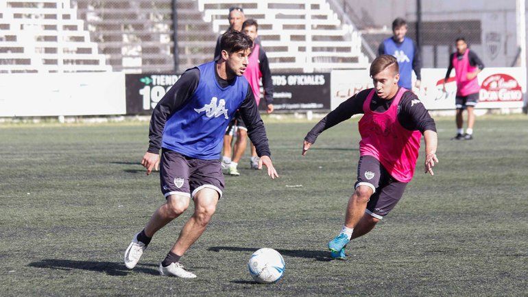 Más bajas que refuerzos en los clubes regionales