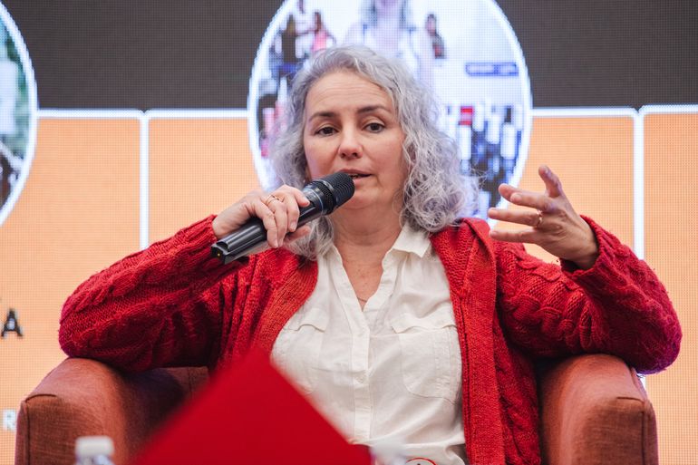 Rosana Jurio, compartió su experiencia con el desarrollo de la Bodega Impasse en el Centro Pyme-ADENEU. Rosana Jurio, compartió su experiencia con el desarrollo de la Bodega Impasse en el Centro Pyme-ADENEU.