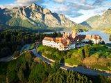 El hotel Llao Llao reúne esta semana a los empresarios más ricos del país.