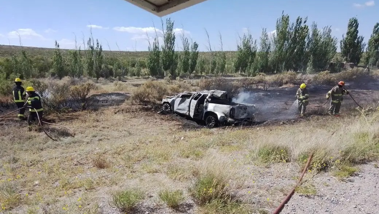 Ruta 237: lo intentó pasar, perdió el control, giró y lo chocó