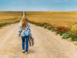 Bárbara solo sabía que la habían entregado en brazos en una esquina céntrica de Comodoro Rivadavia, en Chubut (imagen ilustrativa) Bárbara solo sabía que la habían entregado en brazos en una esquina céntrica de Comodoro Rivadavia, en Chubut (imagen ilustrativa)