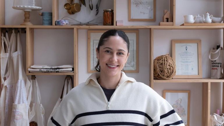Yvonne revolucionó a Chos Malal con su pastelería.