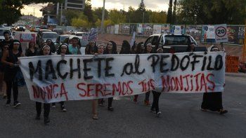 escracharon la casa del fotografo vestidas de monjas escracharon la casa del fotografo vestidas de monjas
