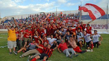 Panchito, de amarillo, durante la consagración del Rojo en la Copa Neuquén. Panchito, de amarillo, durante la consagración del Rojo en la Copa Neuquén.
