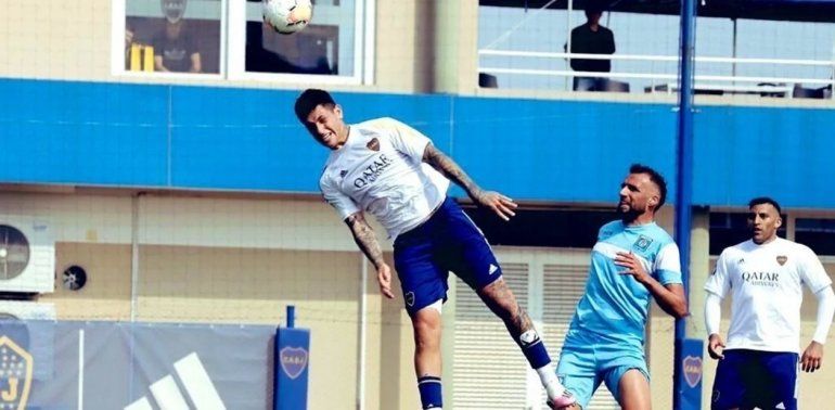 La imagen en que se lo ve pero no mucho a Juan Román.&nbsp;