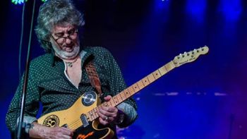 Colegas y amigos del músico organizaron una colecta en las redes sociale para que pueda recuperar los instrumentos que le robaron de su departamento de Caballito. Colegas y amigos del músico organizaron una colecta en las redes sociale para que pueda recuperar los instrumentos que le robaron de su departamento de Caballito.