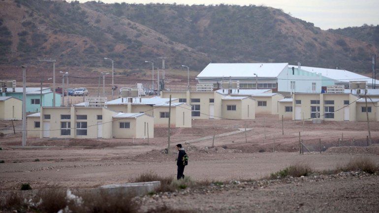 En Z1 se vivieron momentos de tensión por posibles usurpaciones de viviendas. Los vecinos salieron a vigilar. Ayer volvió la tranquilidad.
