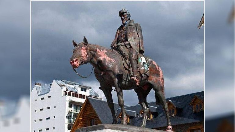 Polémica, amenazas y nueva grieta por un monumento a Roca