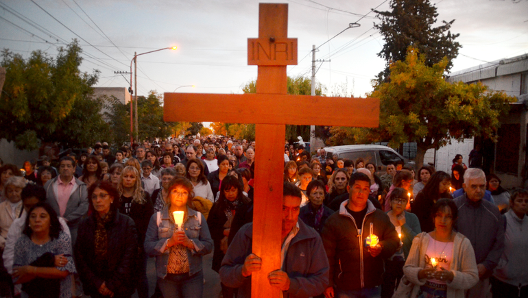 El Vía Crucis se desarrolla en el Viernes Santo. El Vía Crucis se desarrolla en el Viernes Santo.