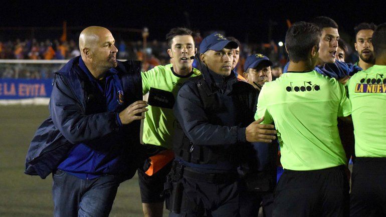 Por el escándalo, 4 jugadores de Roca se pierden la final