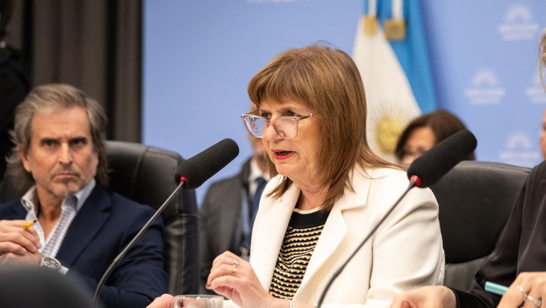 Patricia Bullrich defendió su protocolo antipiquete: las fuerzas intervendrán cada vez que haya violencia | LM Neuquen Patricia Bullrich defendió su protocolo antipiquete: las fuerzas intervendrán cada vez que haya violencia